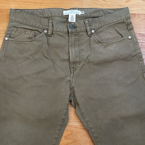 Brand new H&M L.O.G.G. Size 34 Jeans - Picture 3 of 6